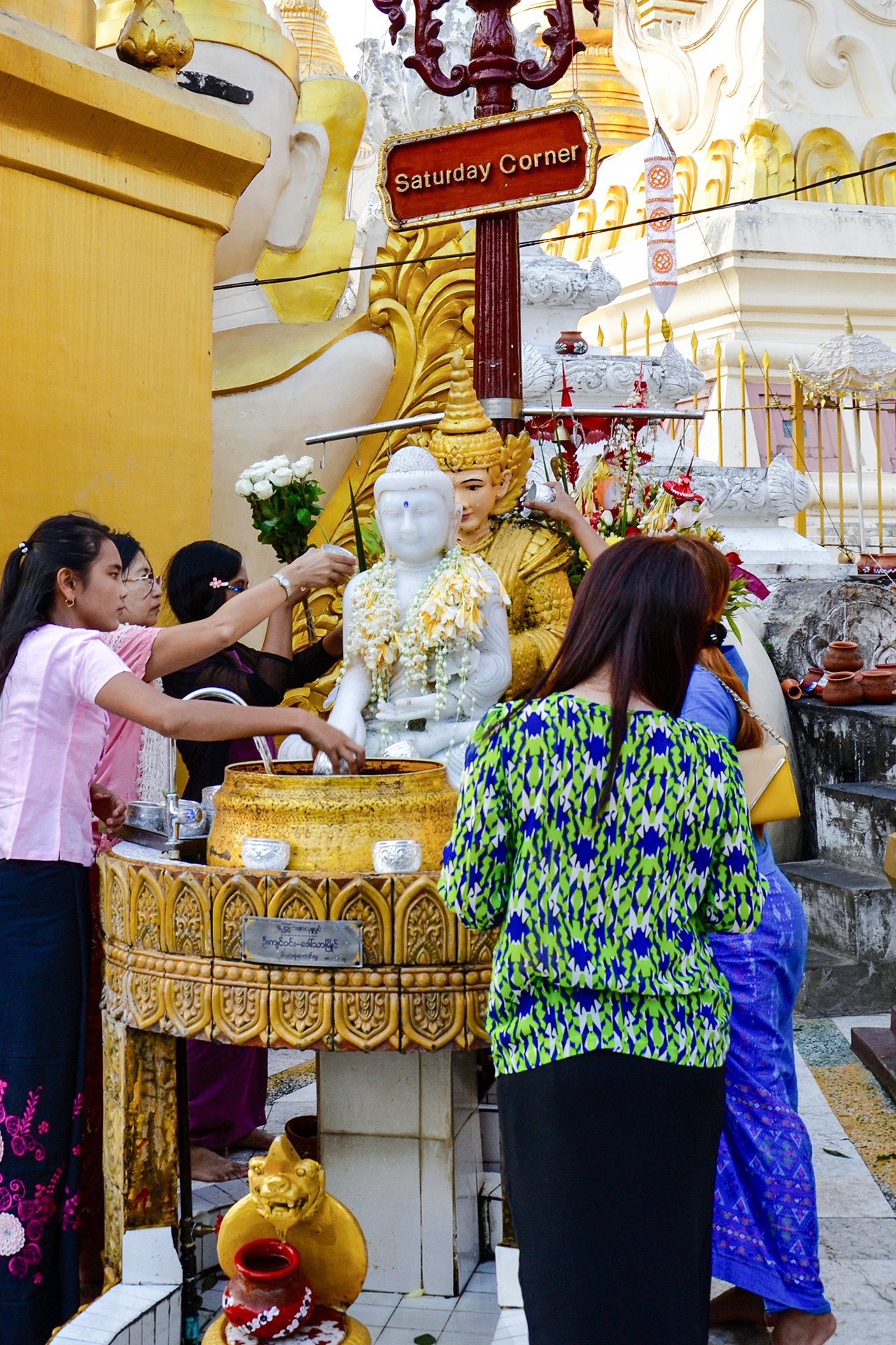 Birthday-Corner-Yangon-Tempel