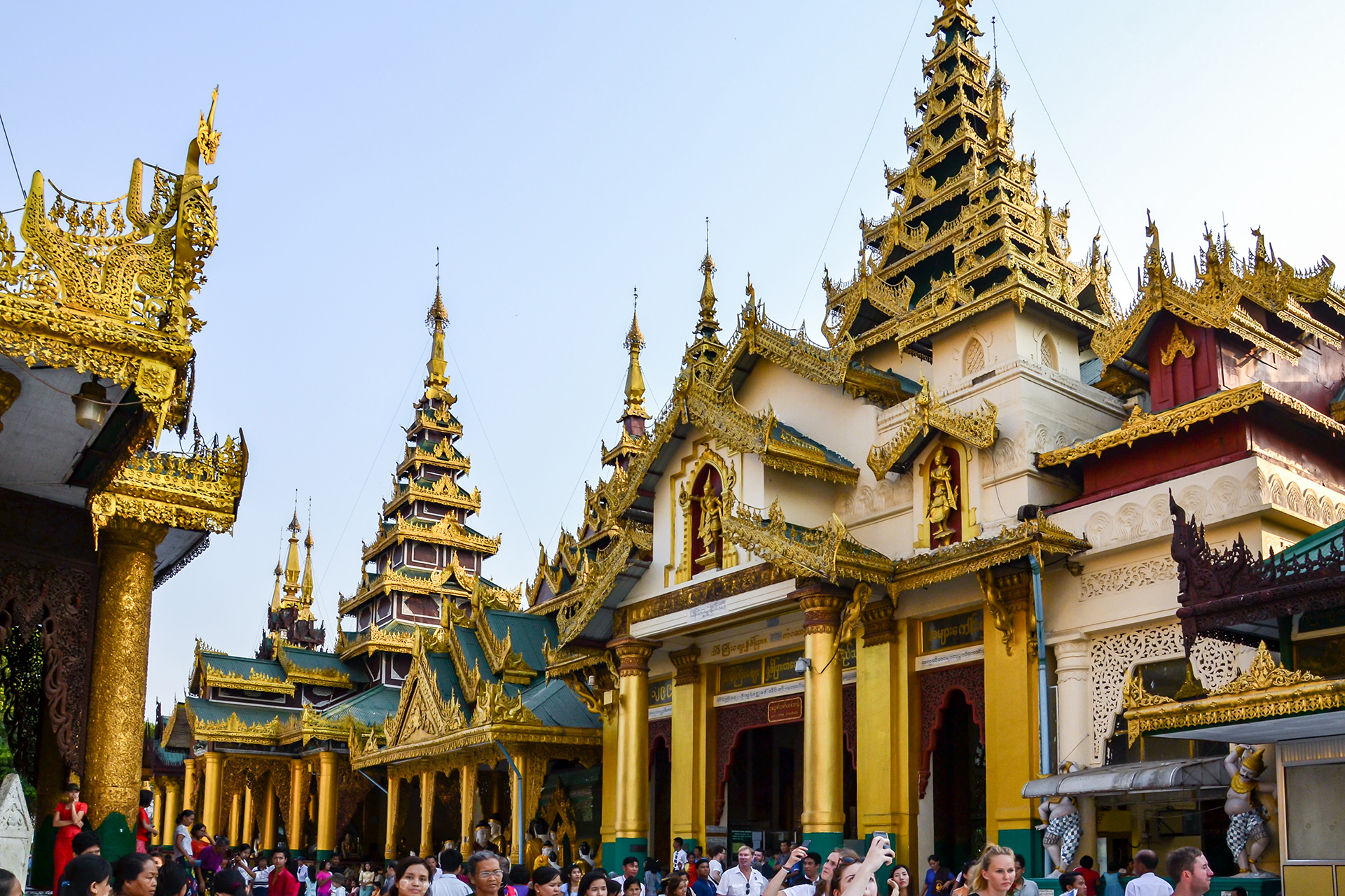 Shwedagon Pagode Eingang