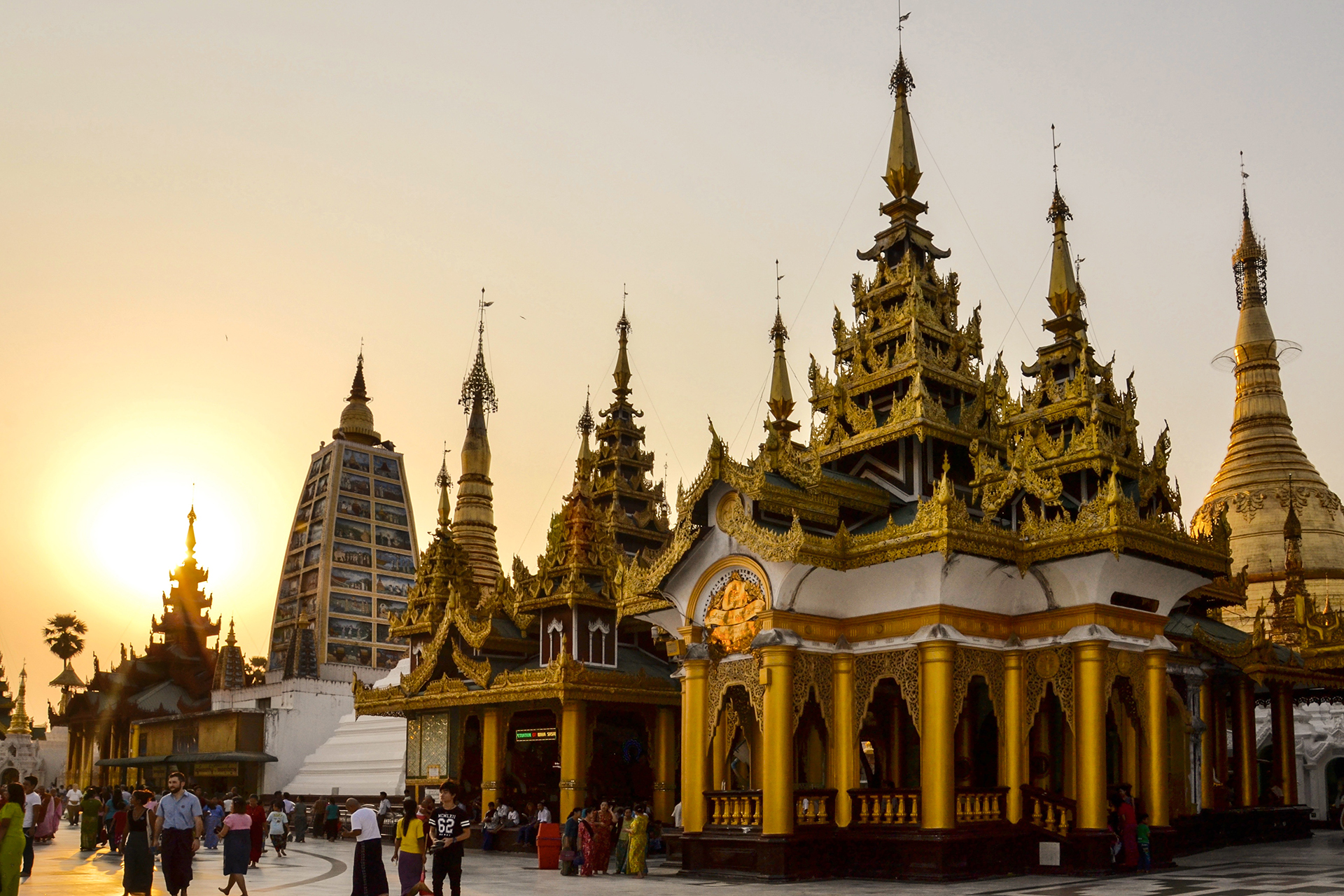Shwedagon Pagode Sonnenuntergang