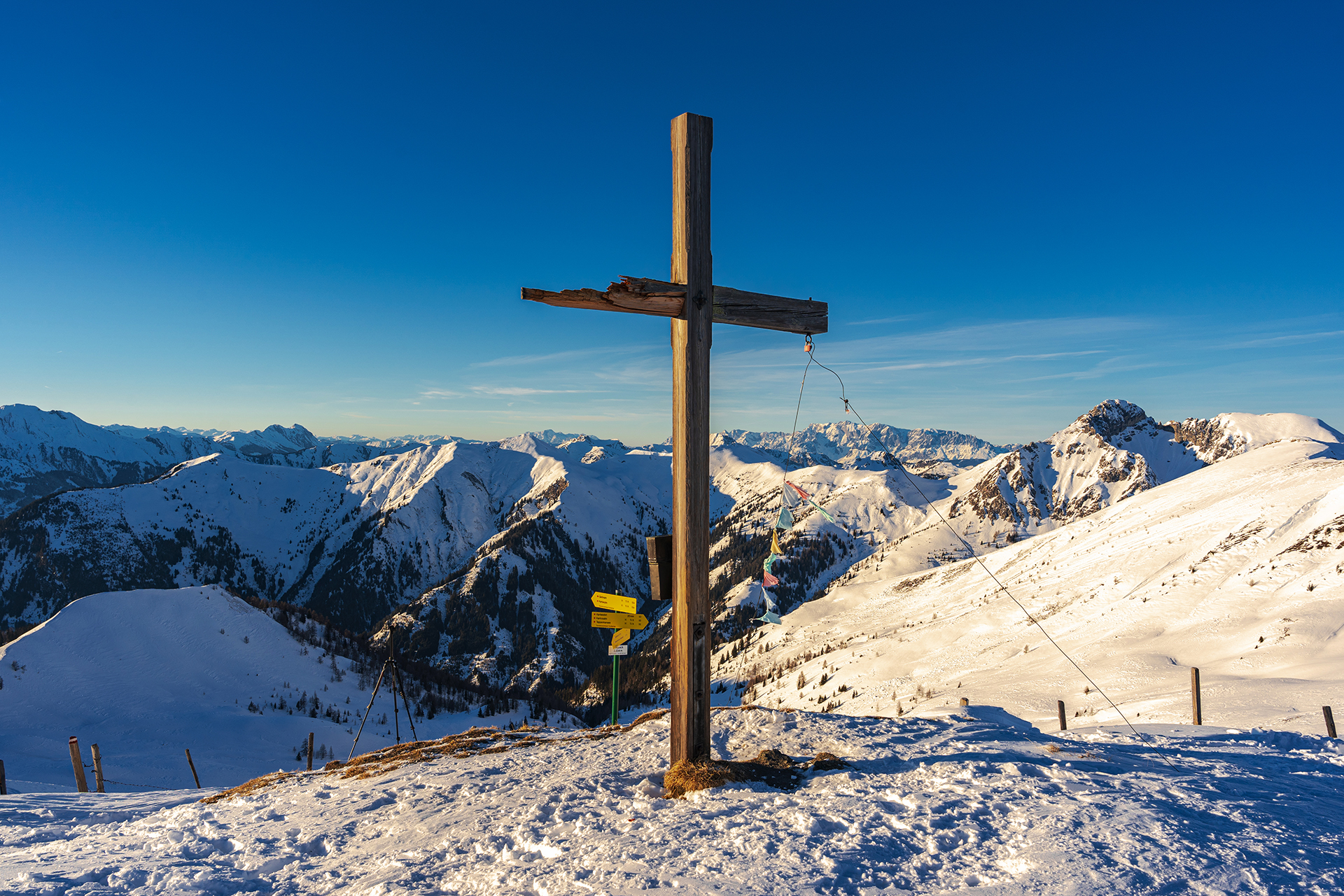 Skitour_Kreuzeck_Hüttschlag_Gipfelkreuz
