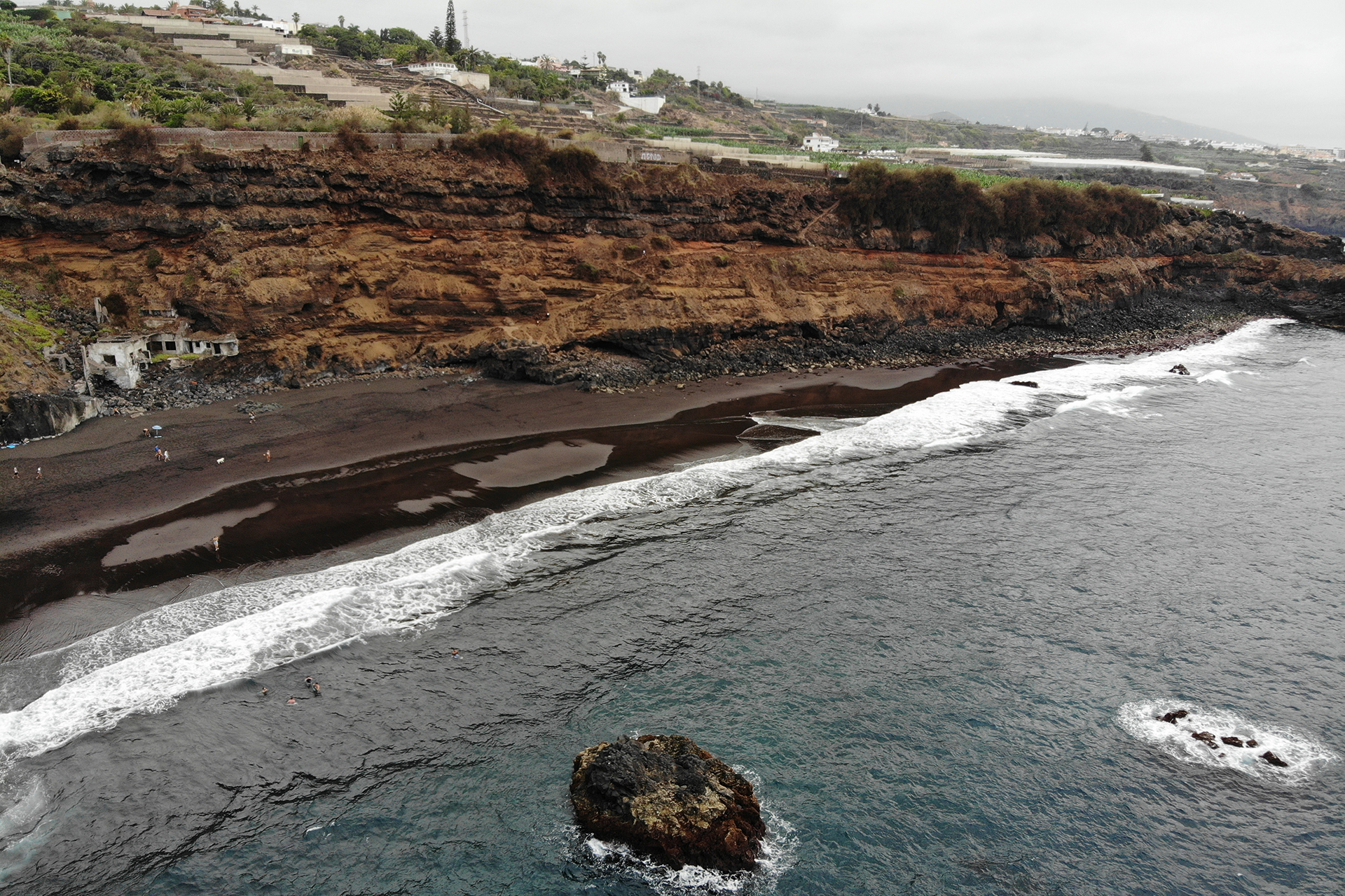 Playa de los Patos, Tenerife. Foto aérea dron.